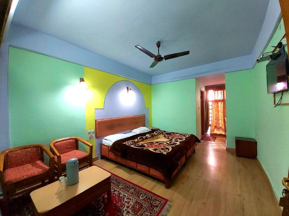 Hotel Radhe Continental Nainital Εξωτερικό φωτογραφία