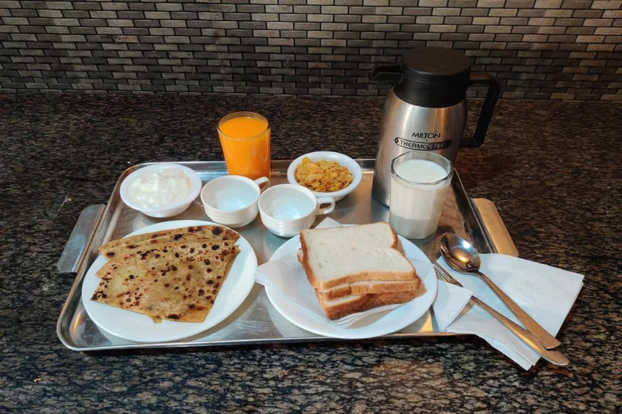 Hotel Radhe Continental Nainital Εξωτερικό φωτογραφία